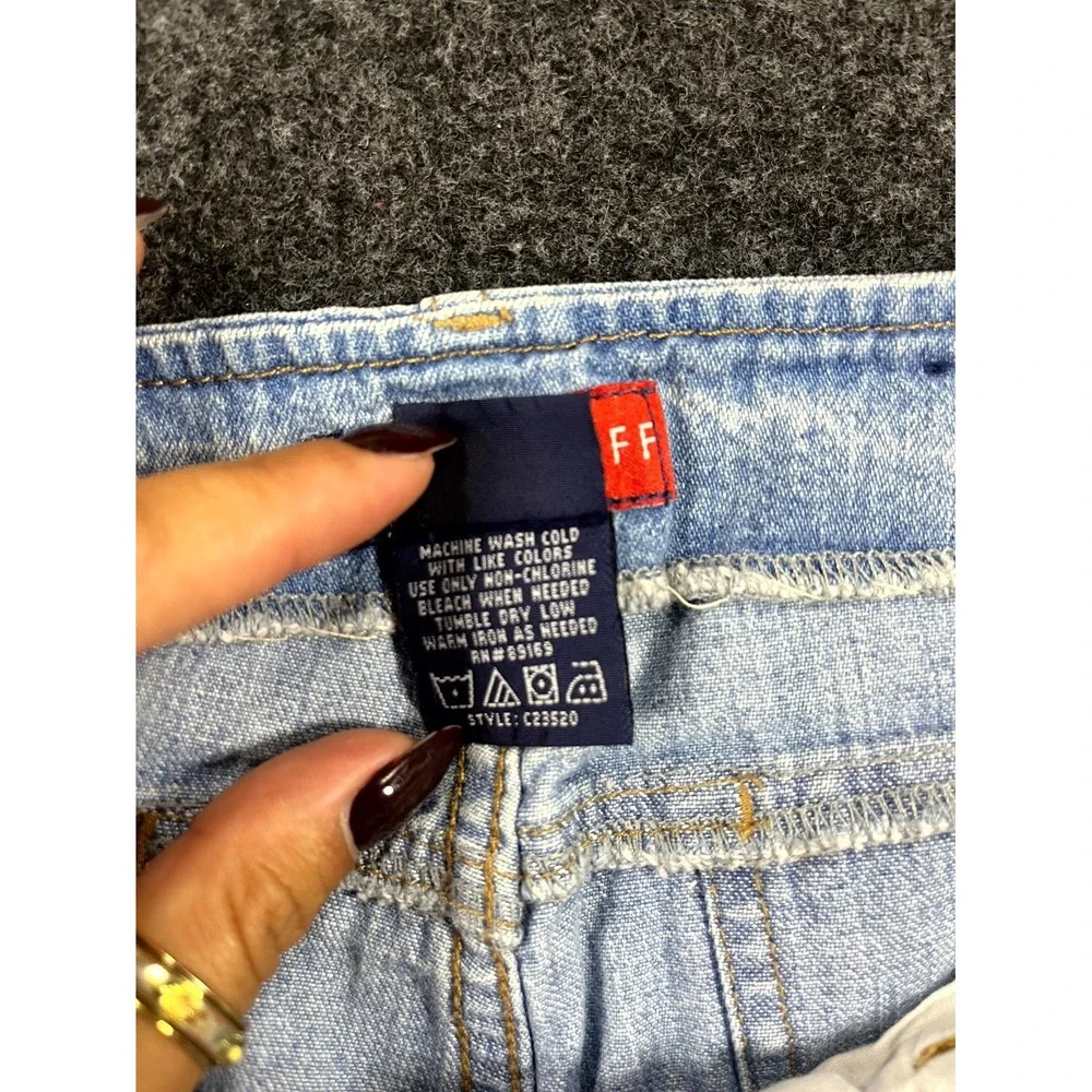 Y2K French Cuff Capri Jeans Women's 12 Blue Denim Embroidered Lace Trim Grunge